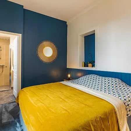 Beaux-arts • 2 2 Sdb • Parking Privé *