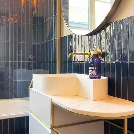 Apartment Beaux-arts • 2 2 Sdb • Parking Prive *