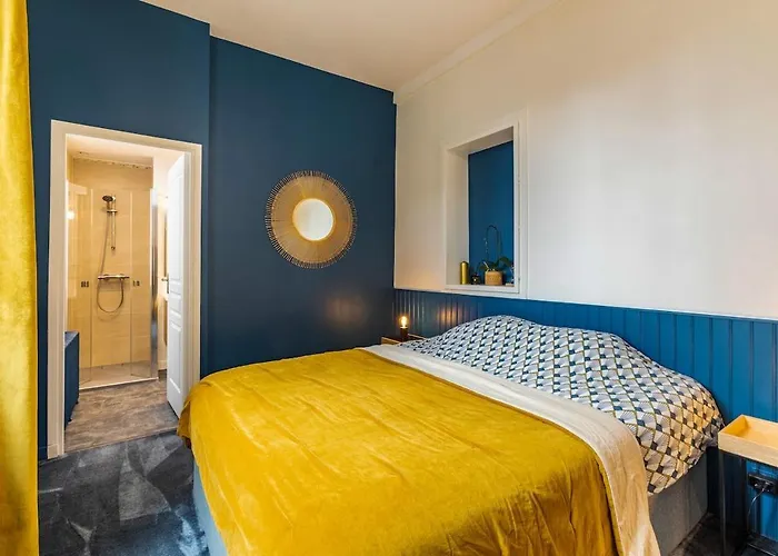 Beaux-arts • 2 2 Sdb • Parking Privé *